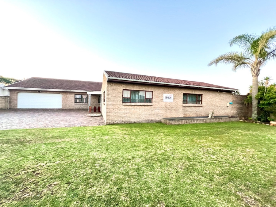 4 Bedroom Property for Sale in Walmer Downs Eastern Cape